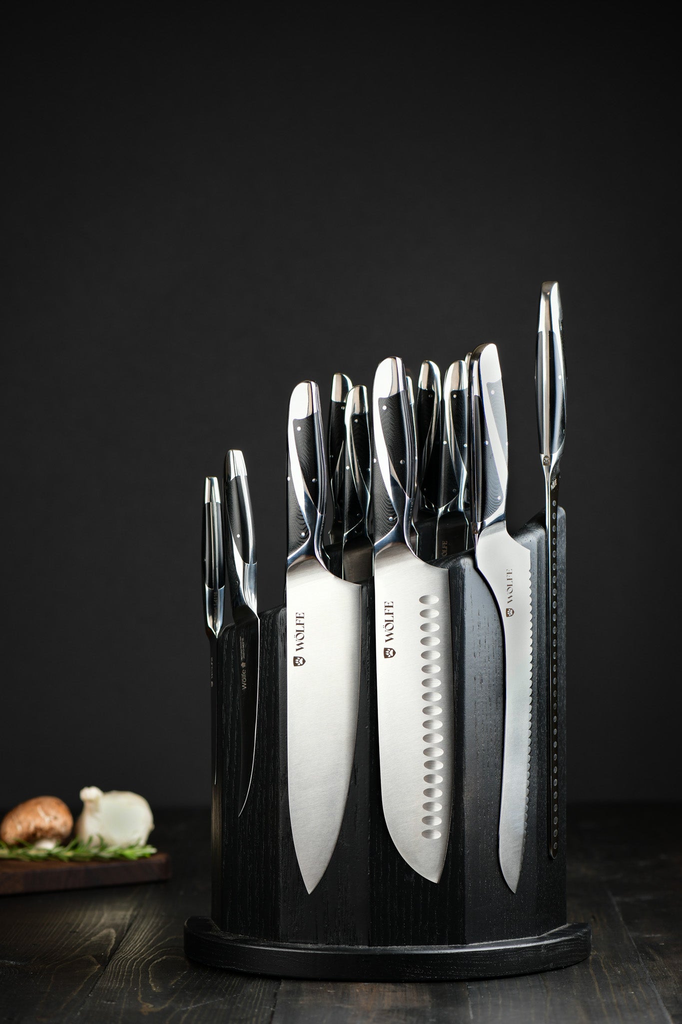 Wölfe 14-Piece Cutlery Set with Magnetic Block