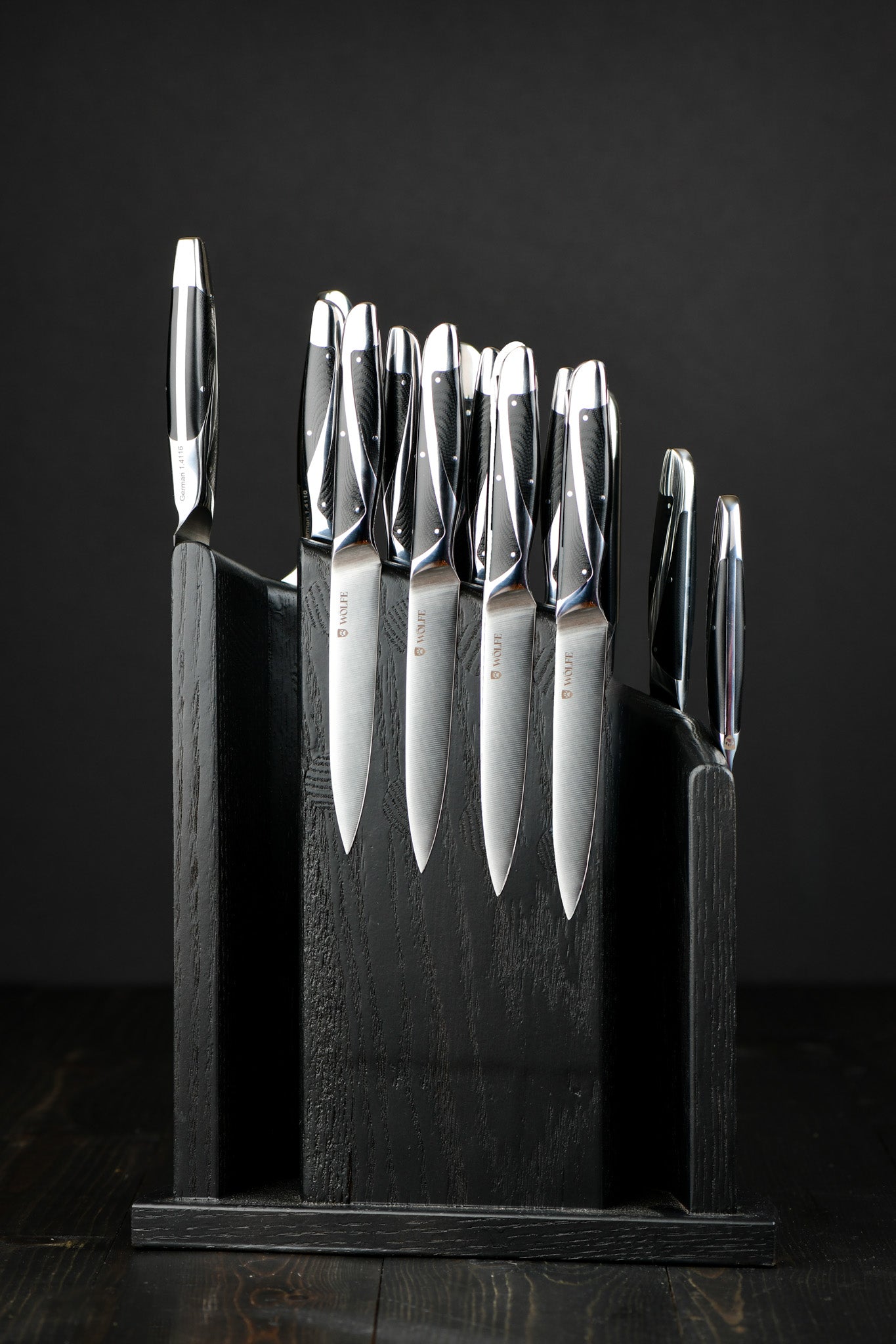 Wölfe 14-Piece Cutlery Set with Magnetic Block